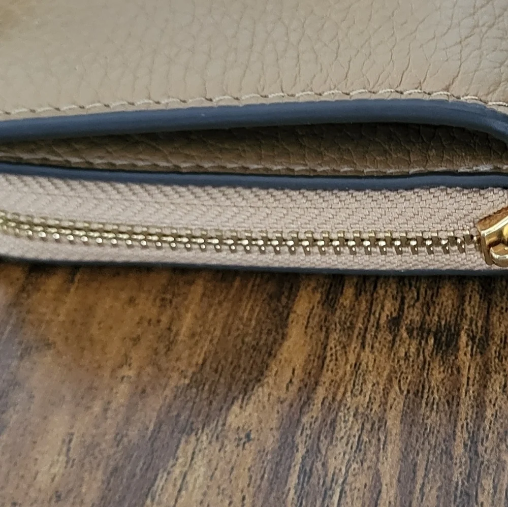 Tory Burch Bifold Britten Leather Wallet